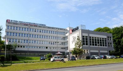 budynek Wyższej Szkoły Administracji i Biznesu im  E  Kwiatkowskiego w Gdyni